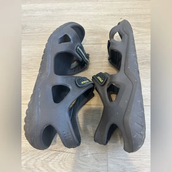 Black Men’s Strap Rubber Hiking Iconic Crocs Comfort Sandals Size 12
