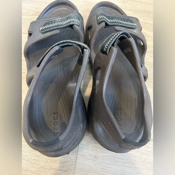 Black Men’s Strap Rubber Hiking Iconic Crocs Comfort Sandals Size 12