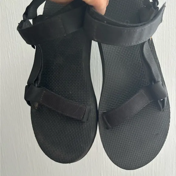 Black mid form universal Teva sandals Size 9