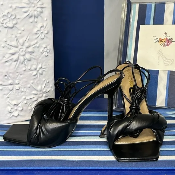 Black square toe knotted strappy wrap tie up high heel sandals sz 10