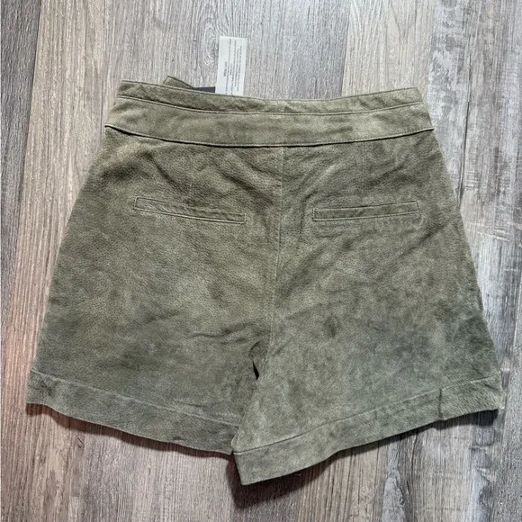 BLANK NYC HIGH WAISTED GREEN FAUX SUEDE LEATHER SHORTS WITH BELT