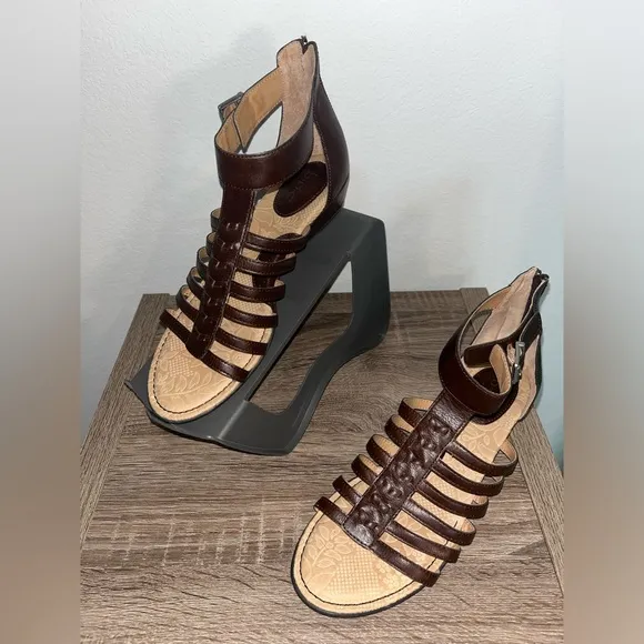 BOC Vegan Gladiator Kirra Faux Leather Strappy Sandal Brown Buckle Women’s Sz 9