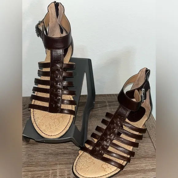 BOC Vegan Gladiator Kirra Faux Leather Strappy Sandal Brown Buckle Women’s Sz 9