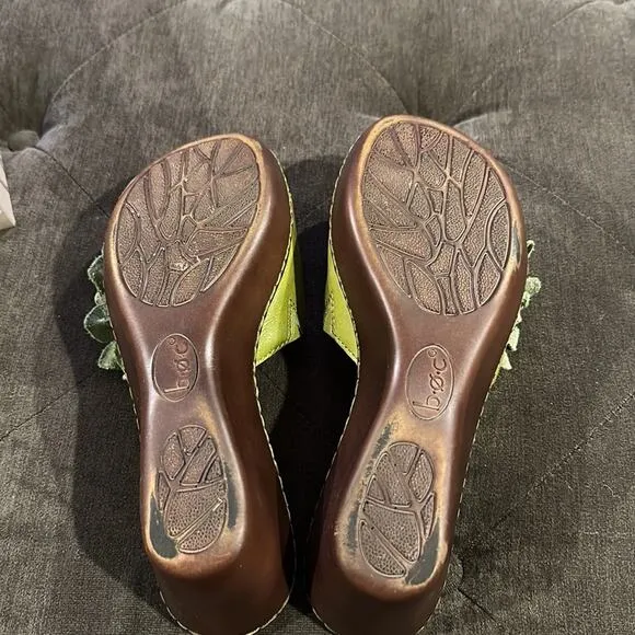 B.O.C. Womens Slip on SANDALS -Green with Flower Accent Cushioned Footbed size 8