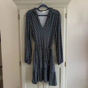 BODEN Notch Neck Jersey Dress | Hunter Green Geo Sunflower | US Size 14