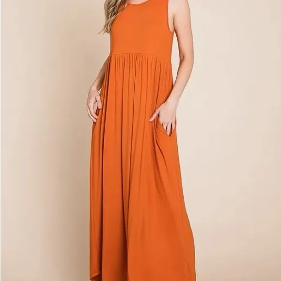 BOMBOM Sleeveless Maxi Dress with Pockets