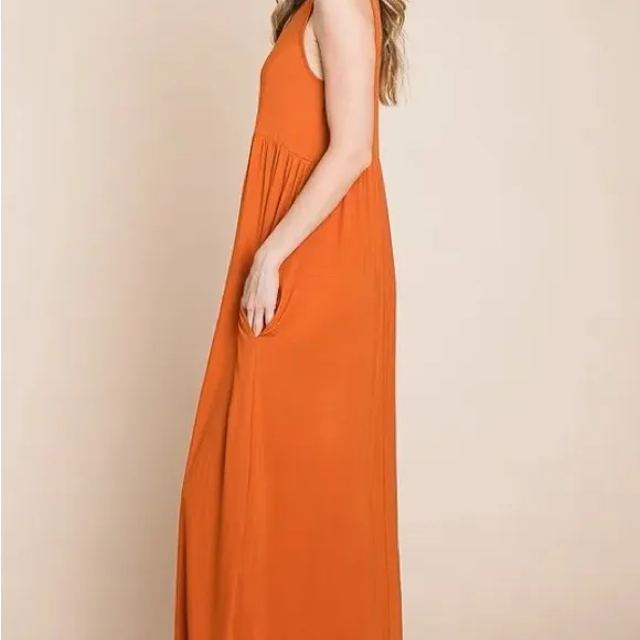 BOMBOM Sleeveless Maxi Dress with Pockets
