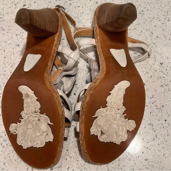 Born Crown White and Tan Leather Heeled Sandals with Flower Design 9 EUC