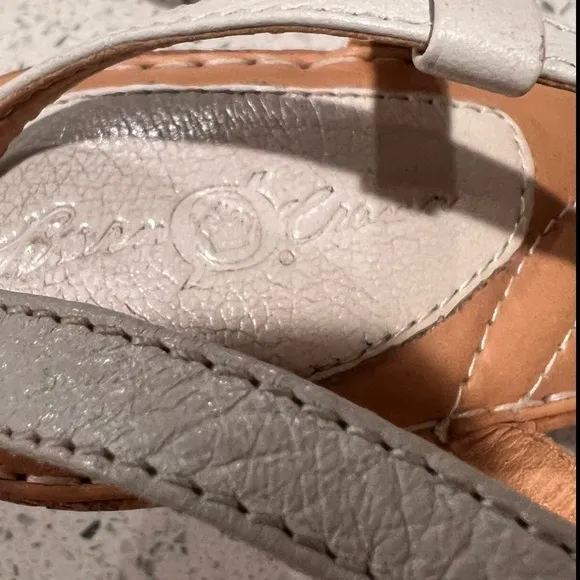 Born Crown White and Tan Leather Heeled Sandals with Flower Design 9 EUC