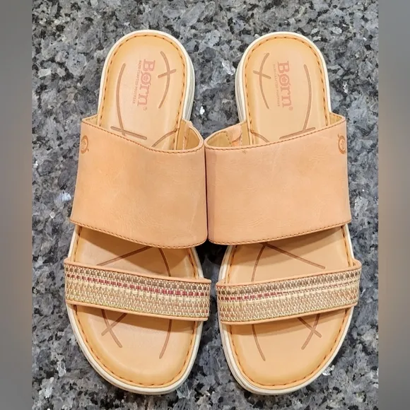BORN Women's Shore Sandal - tan strappy flat shoe (US Shoe Size 10)*