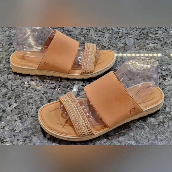 BORN Women's Shore Sandal - tan strappy flat shoe (US Shoe Size 10)*