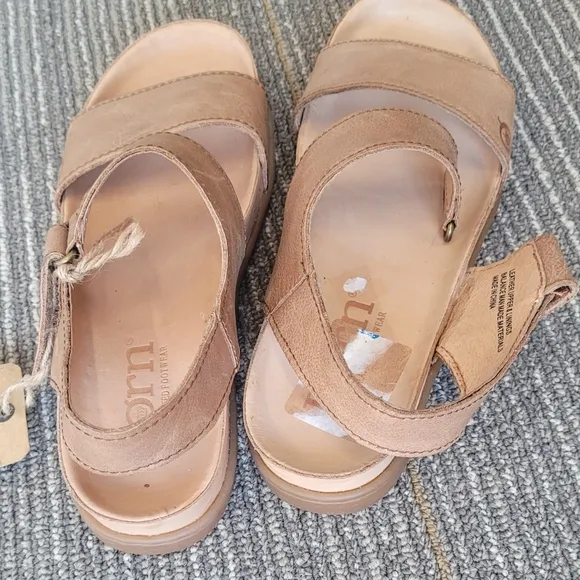 Born Women's Tan Sandals