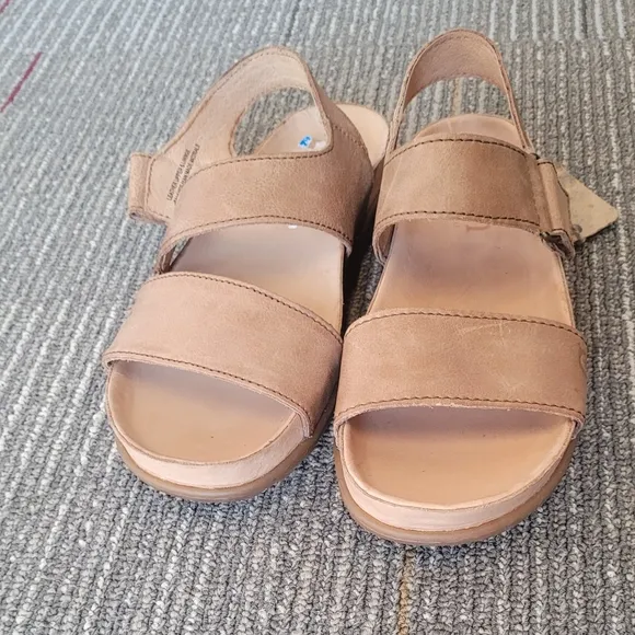 Born Women's Tan Sandals