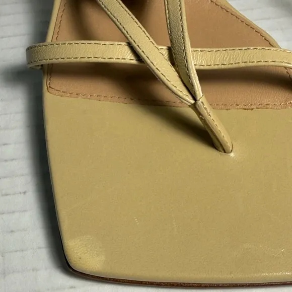 Bottega Veneta Stretch Lounge  Napa Cane Sugar  Sandals.  Size 36