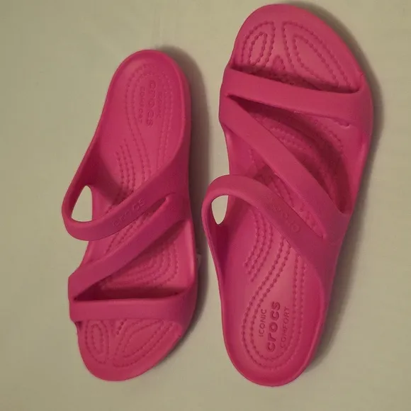 BRAND NEW CROCS ICONIC WOMENS KADEE II SANDAL