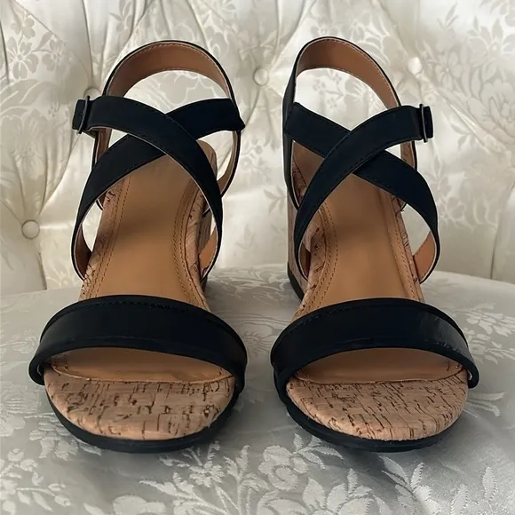 Brand New Hush Puppies Genuine Leather Black Cork Wedge Sandals Cross Strap