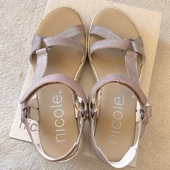Brand New Nicole Genuine Leather Pathbreaker Espadrille Wedge Sandals Metallic