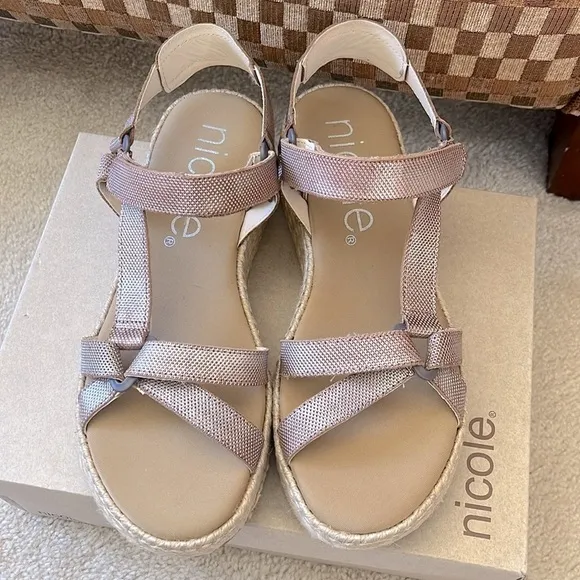 Brand New Nicole Genuine Leather Pathbreaker Espadrille Wedge Sandals Metallic