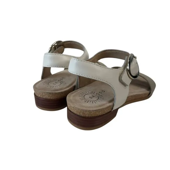 Brioso RANCHO Womens Cream/Metallic Sandals SZ 7.5M Leather Upper Buckle Closure