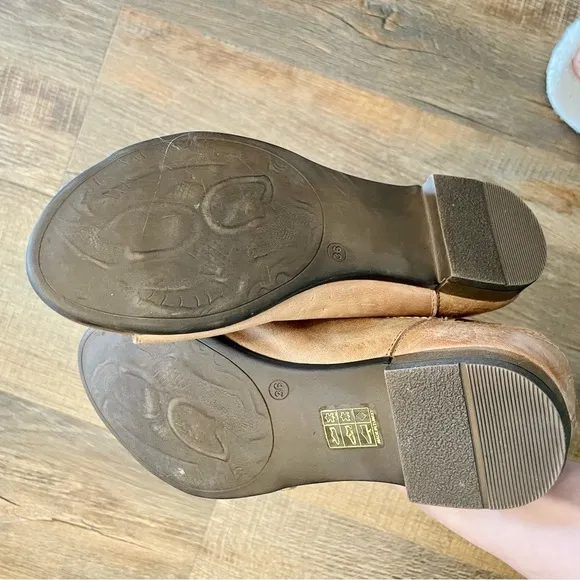 Bueno Tahiti Half d’Orsay Leather Sandals