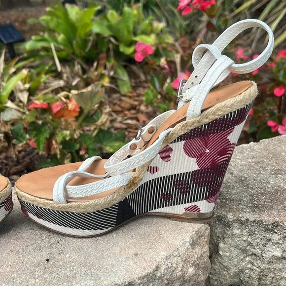 Burberry Nova Check Wedges