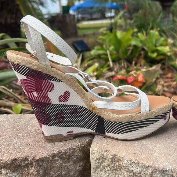 Burberry Nova Check Wedges