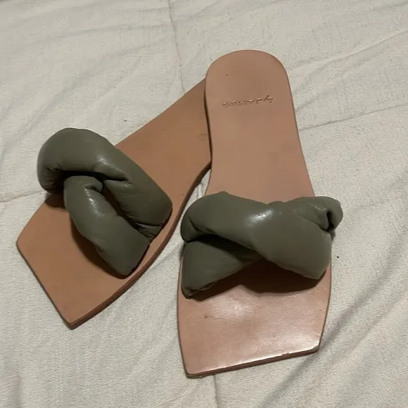 byJAMES Liora Sandal