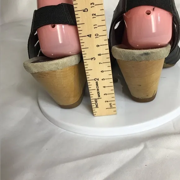 Camper Women “Rachel Wedge Sandals Sz. 39/8.5US Black EUC with Strappy Design