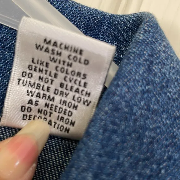 CCO PRICE DROP 🔥🔥 Unique Denim Blue Jeans Jacket Size Small/ Medium