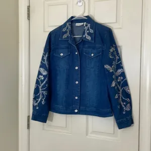 CCO PRICE DROP 🔥🔥 Unique Denim Blue Jeans Jacket Size Small/ Medium