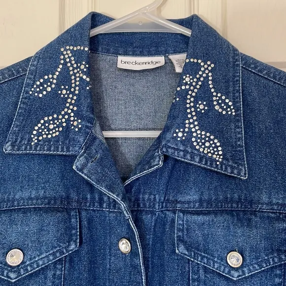 CCO PRICE DROP 🔥🔥 Unique Denim Blue Jeans Jacket Size Small/ Medium