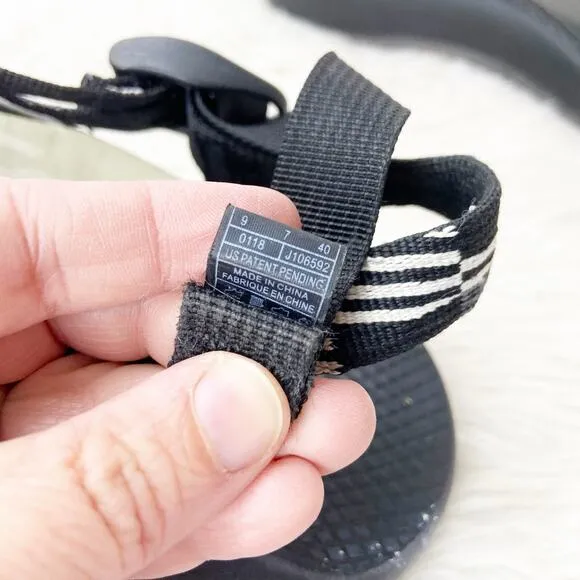Chaco 9 Womens Clasic Scatter Black White Zx3 Strap Walking Hiking Sandals
