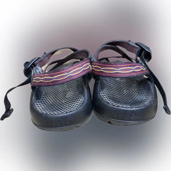Chaco Men’s Size 8 Purple Blue Yellow Orange Retro Jacquard Z Cloud 2 Sandals