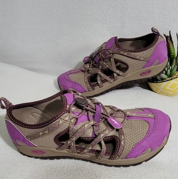 Chaco Purple Slip-On Hiking Girls Sandals 5