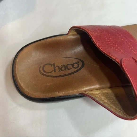 Chaco Red Leather toe loop Sandals size 7