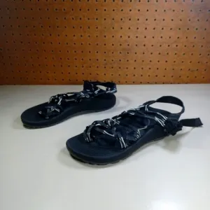 Chaco womens black an white strappy slingback hiking sandals 8 M EUC