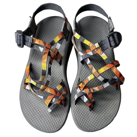 CHACO WOMENS Z/CLOUD X2 PUZZLE POPPY DOUBLE STRAP SANDALS. Size 8