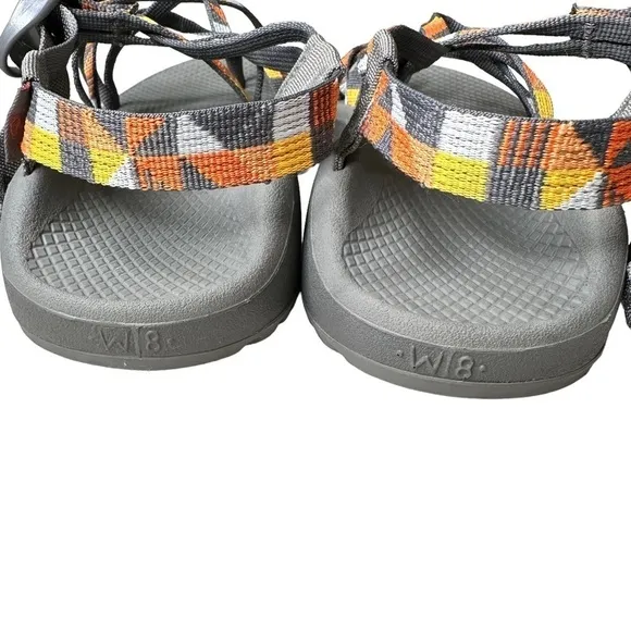 CHACO WOMENS Z/CLOUD X2 PUZZLE POPPY DOUBLE STRAP SANDALS. Size 8