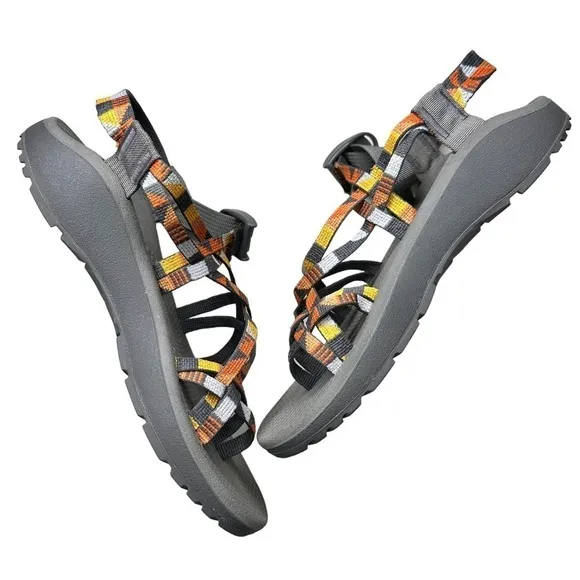 CHACO WOMENS Z/CLOUD X2 PUZZLE POPPY DOUBLE STRAP SANDALS. Size 8
