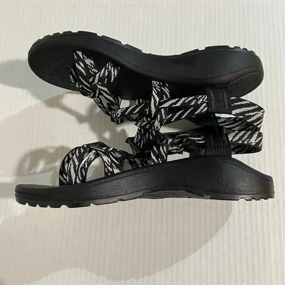 Chaco ZCloud X2 Dual Adjustable Straps Women's Hiking Sandal 8 Black/White