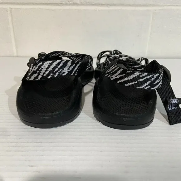Chaco ZCloud X2 Dual Adjustable Straps Women's Hiking Sandal 8 Black/White