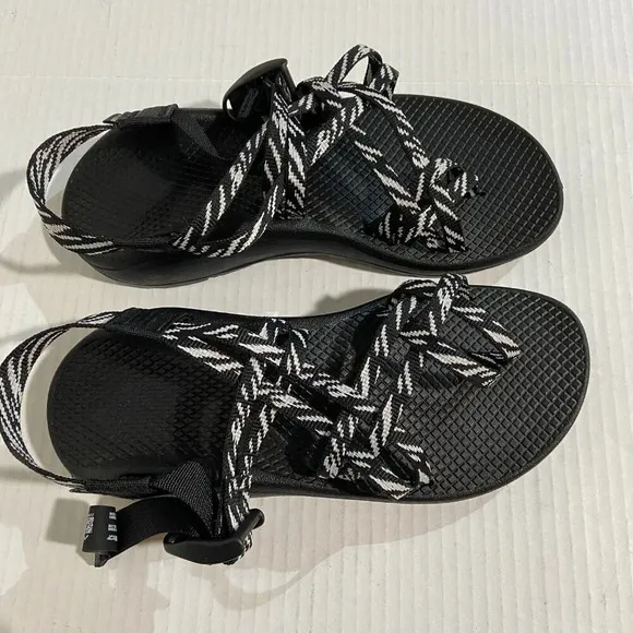 Chaco ZCloud X2 Dual Adjustable Straps Women's Hiking Sandal 8 Black/White