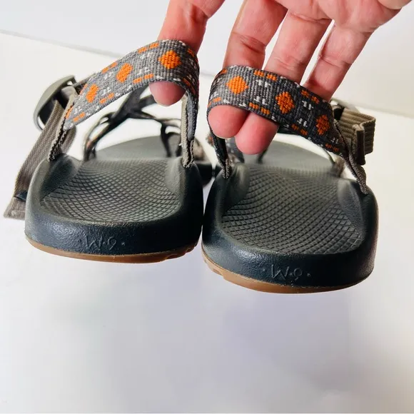 CHACO ZX/2 GRAY ORANGE TOE SPORTS SANDALS SIZE 9 EUC