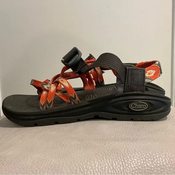 Chaco’s Women's Orange/ Red Strappy Sandals Adjustable Buckle Size 6