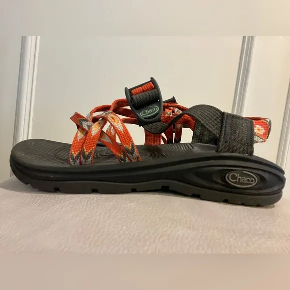 Chaco’s Women's Orange/ Red Strappy Sandals Adjustable Buckle Size 6