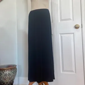 Chicos travelers maxi skirt black knit stretch elastic waist women’s size 1 M 8