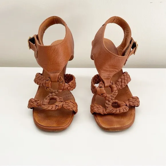 Chie Mihara leather heel sandals tan brown braided ankle t strap buckle 38.5 8.5