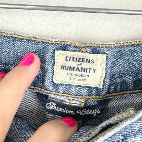 Citizens of Humanity Emery Crop Distressed Relaxed Straight In Heatwave Wash 28