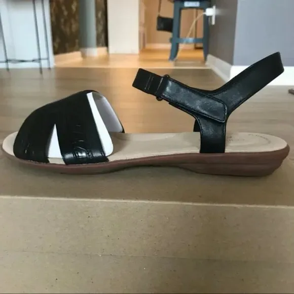 Clark's Ada Mist Ankle Strap Sandals Size 6.5 NIB   NWT