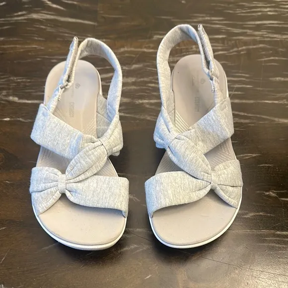 CLARKS Arlo Cloudsteppers Primrose grey comfort platform wedge sandal women Sz 6